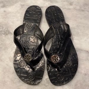 Tory Burch patent leather thong size 8